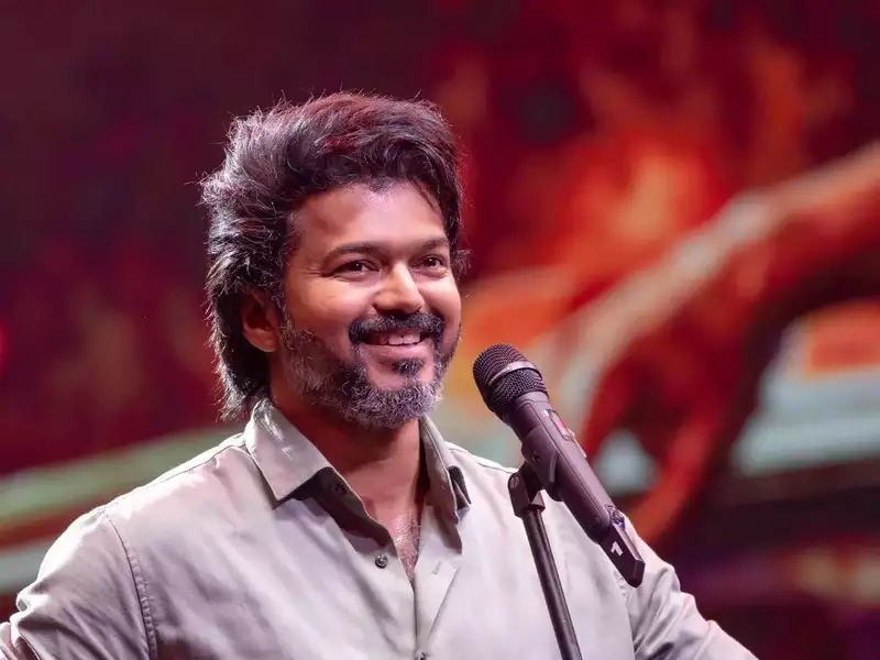 Composer James Vasanthan feels Vijay should dress well for events, gets trolled by Thalapathy fans